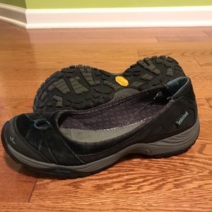 Leather walking shoes